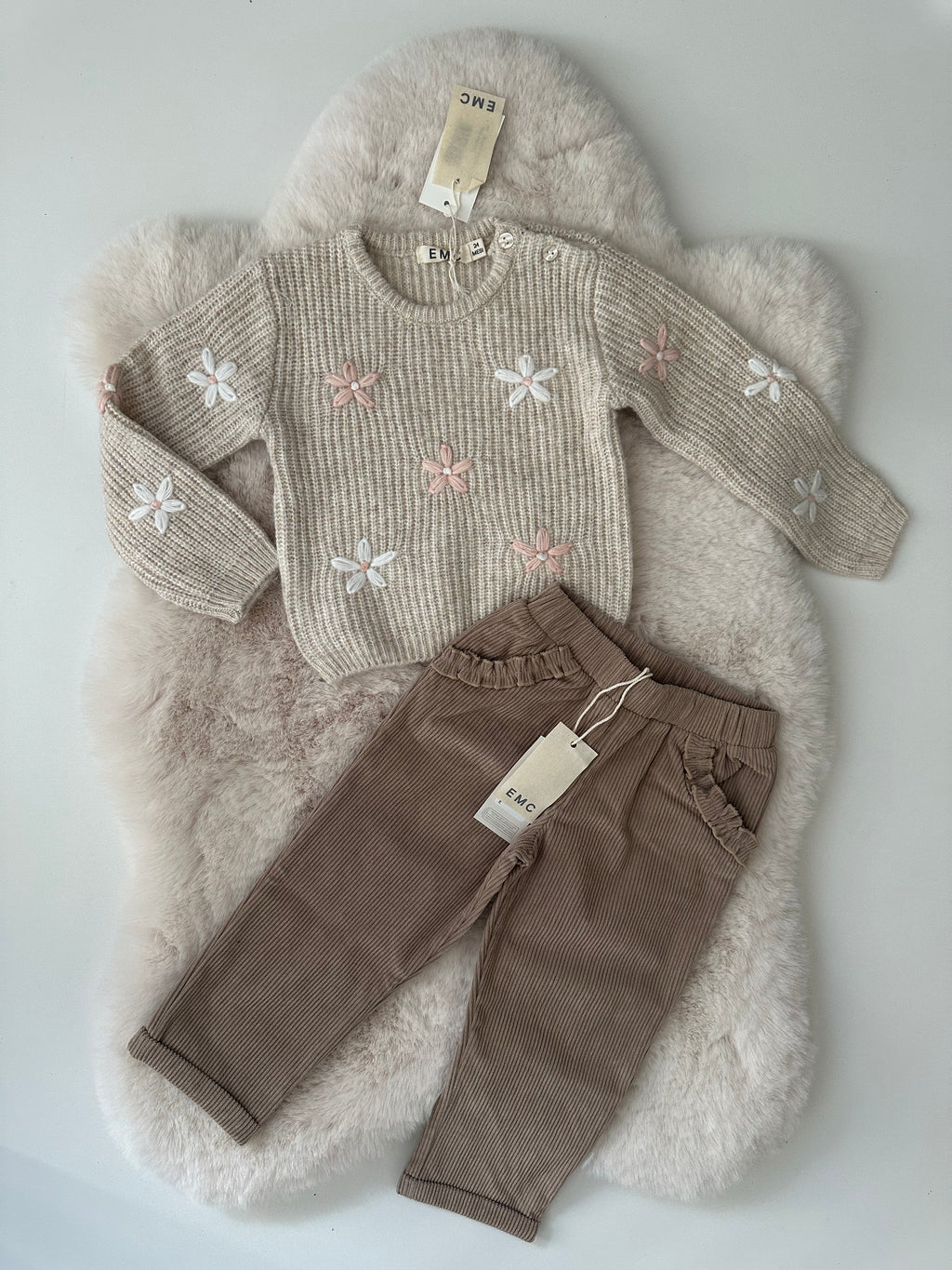 EMC – Comfortabele Rib Broek met Ruffle Details (Bruin/Taupe)