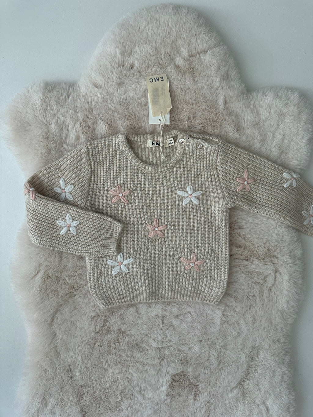 EMC – Gebreide Beige Trui met Geborduurde Bloemetjes