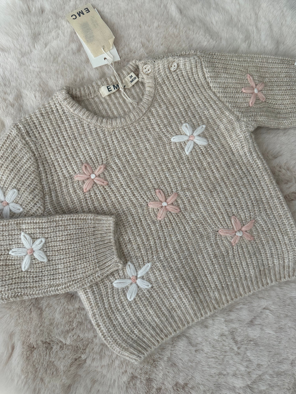 EMC – Gebreide Beige Trui met Geborduurde Bloemetjes
