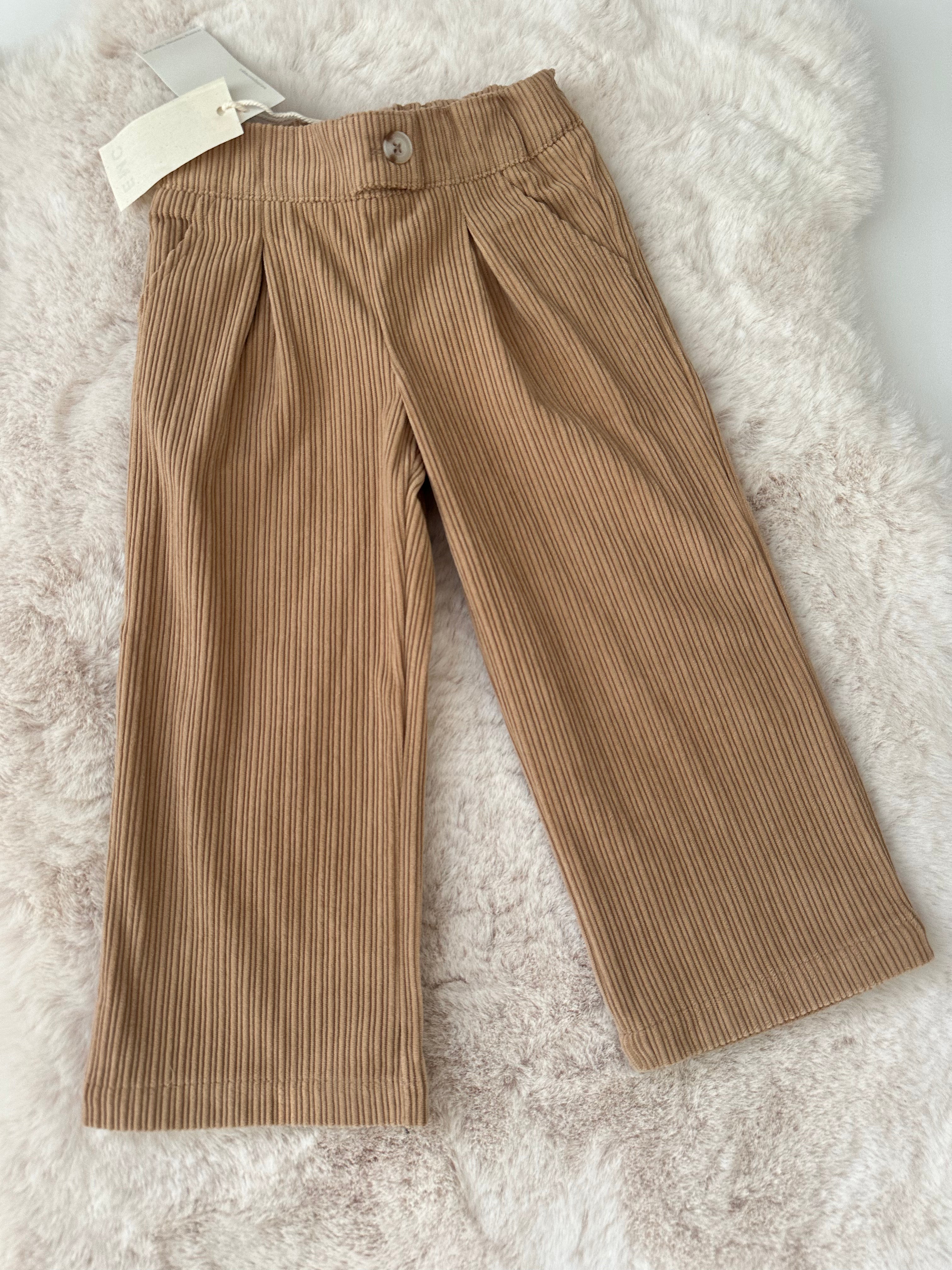 EMC – Comfortabele Rib Broek met Plooien (Camel/Bruin)