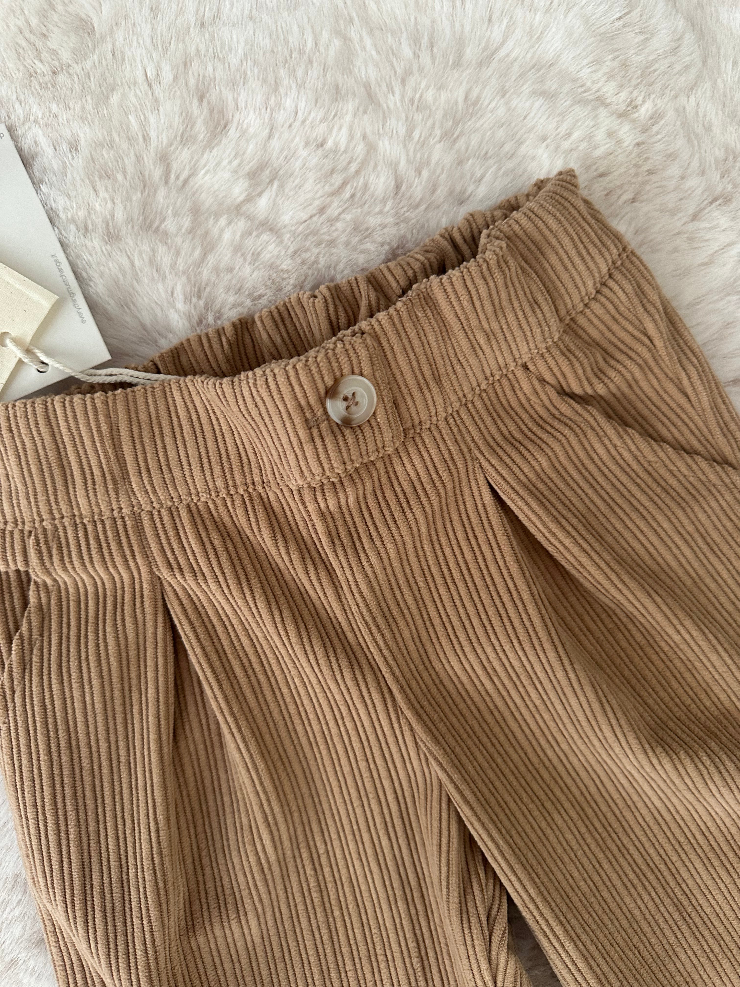 EMC – Comfortabele Rib Broek met Plooien (Camel/Bruin)