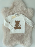 EMC – Gebreide Ecru Trui met Teddy Bear & Kabelpatroon