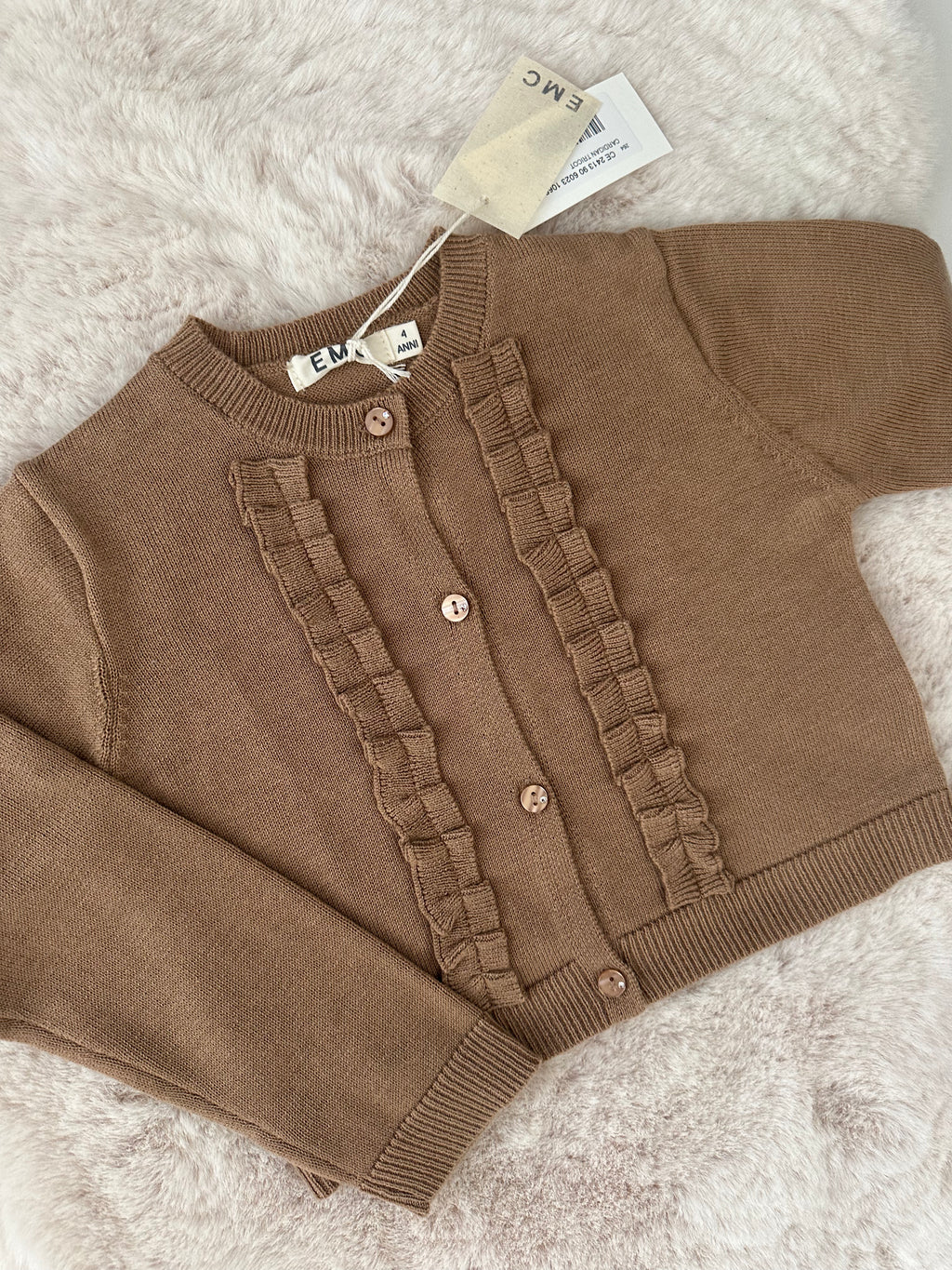 EMC – Gebreid Vestje met Ruffle Details (Cognac/Bruin)