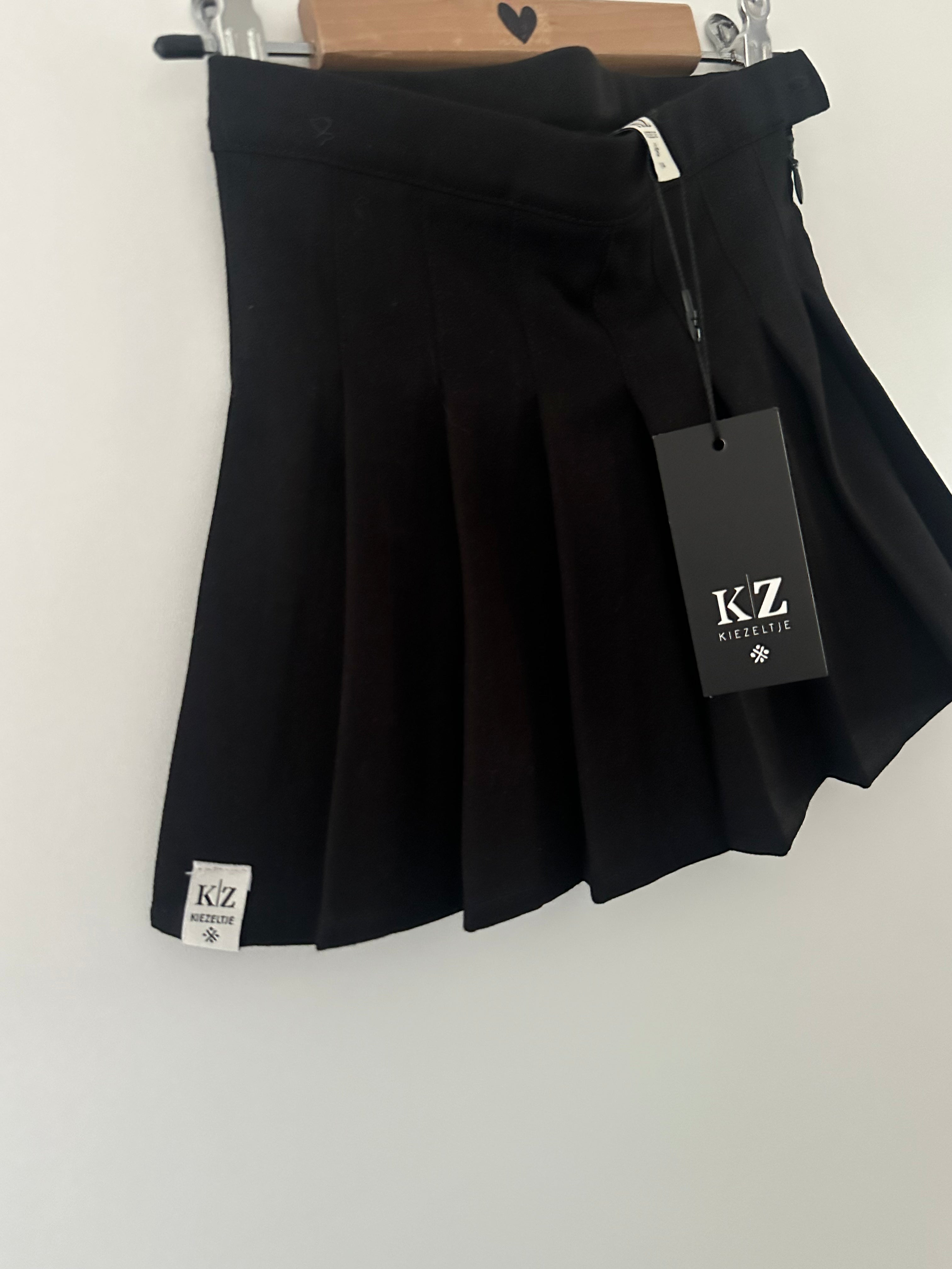 Kiezeltje - rok - maat 104