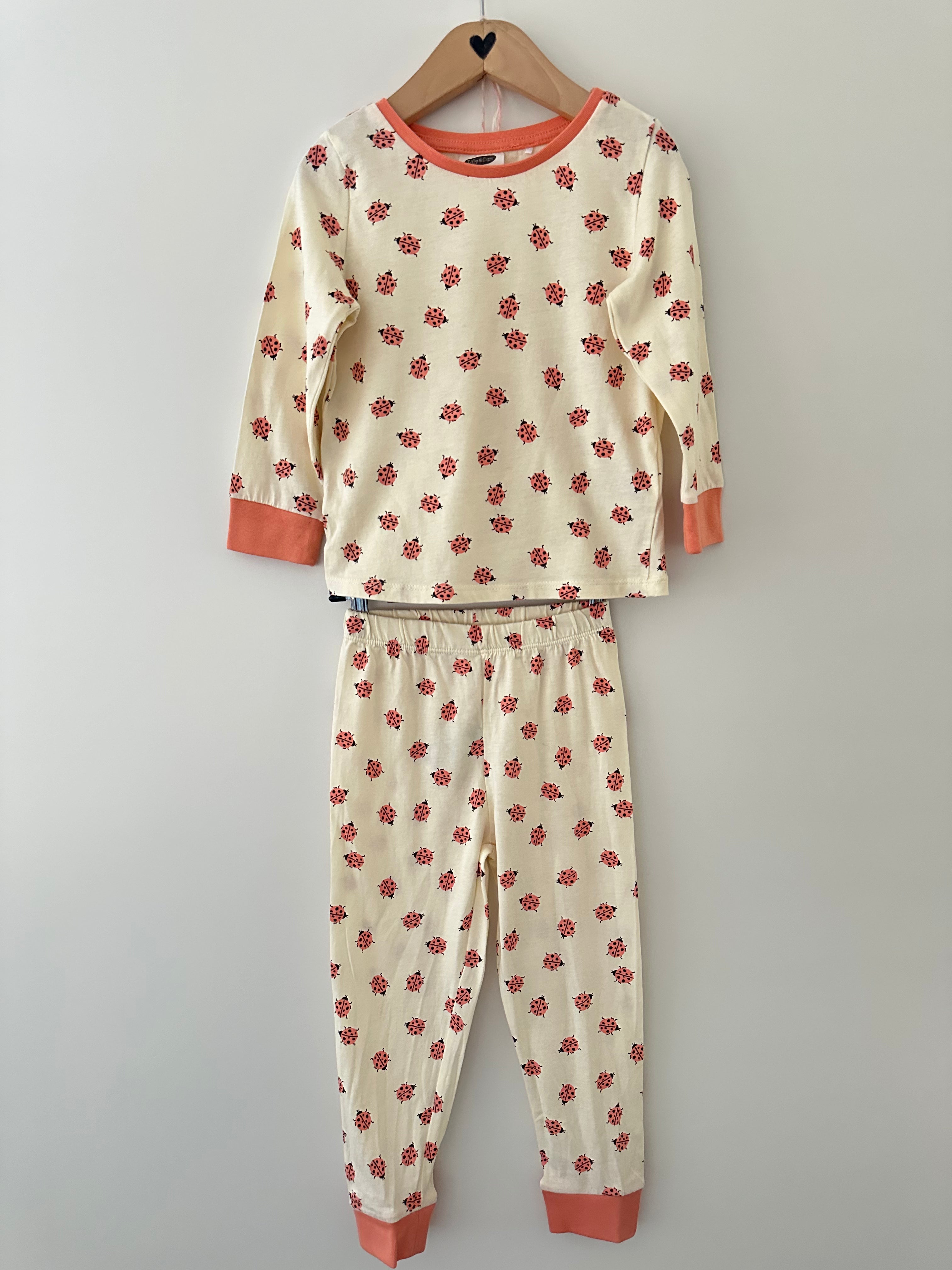 Pyjama maat 98