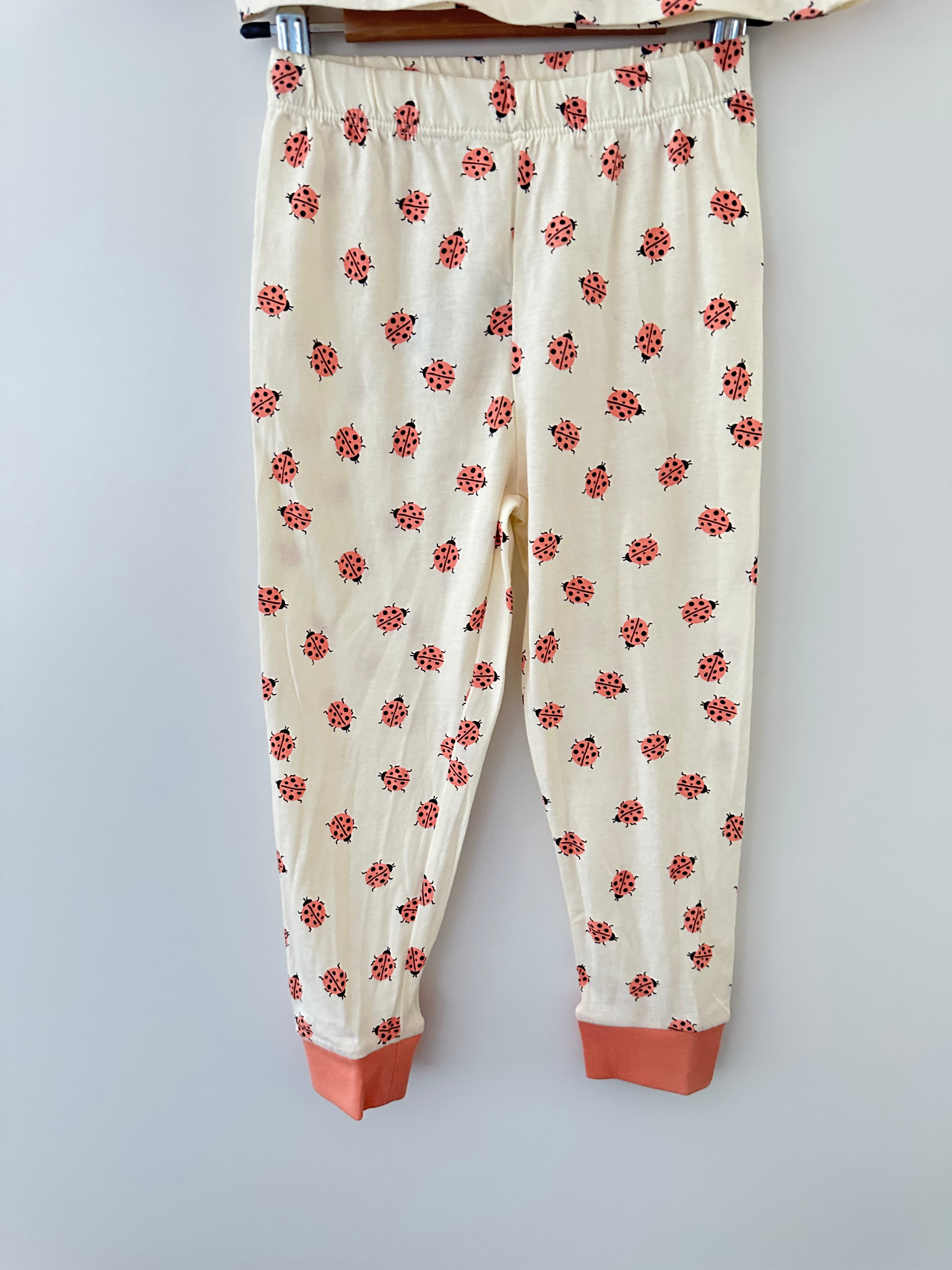 Pyjama maat 98